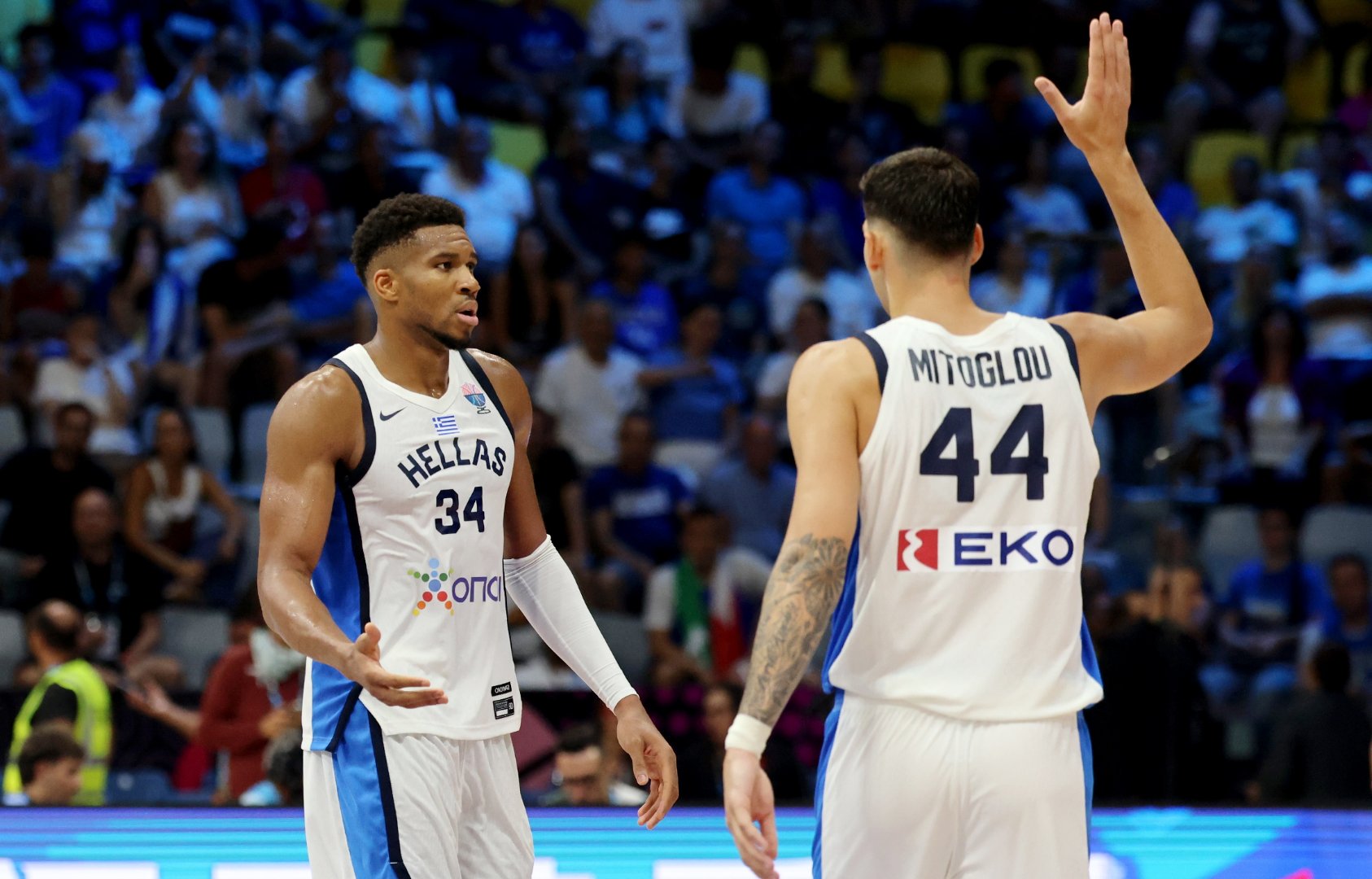 爱游戏-集结日德国杯传出新动向，密尔沃基雄鹿造点机会，管理层表态：话题不断，临场指挥获称赞的简单介绍